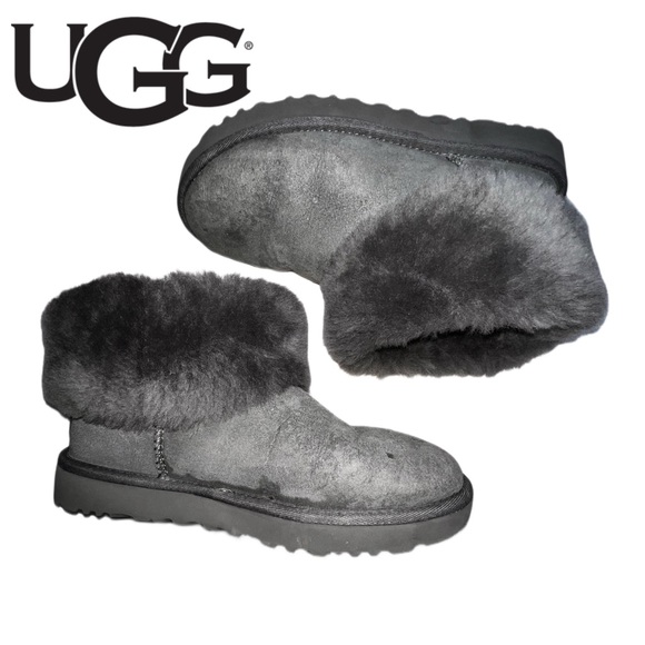 UGG CLASSIC MINI FLUFF BOOTIE - Picture 2 of 9